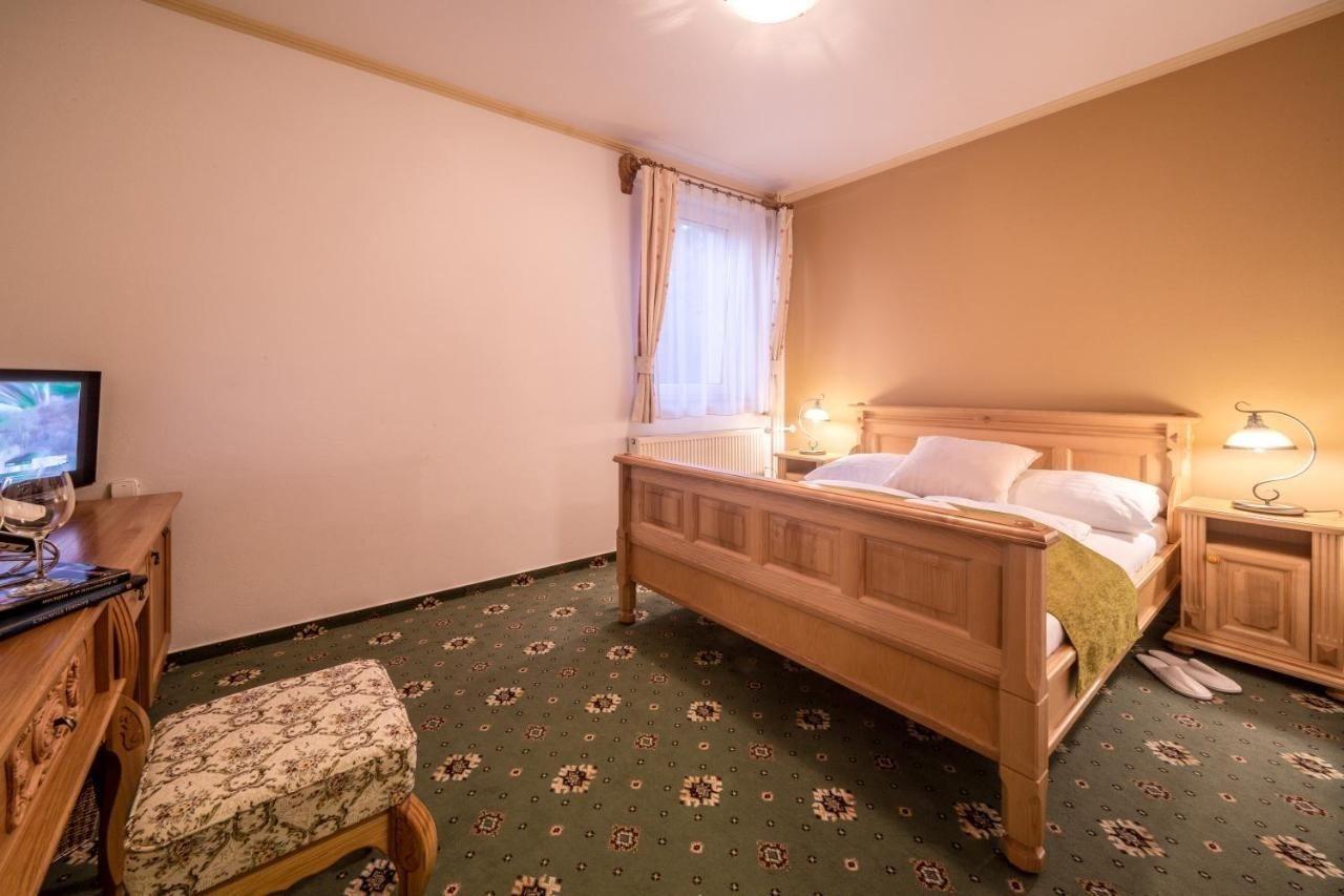 Hotel Diana Stráža Eksteriør billede